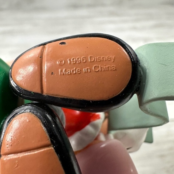 Disney Mickey Mouse Santa Checking list Vintage 1996 Christmas Ornament - Picture 5 of 6